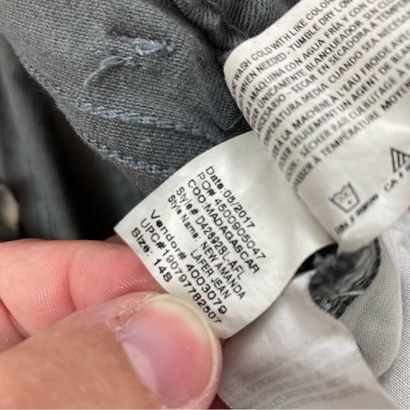 GLORIA VANDERBILT Women’s Gray Denim AMANDA Jeans Size 14 Missy Short - Picture 6 of 12